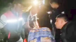 Ambulans Pembawa Jenazah Terjebak Banjir di Malaka, Polres Turun Tangan Evakuasi