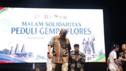 Gubernur Melki Pimpin Malam Solidaritas Gempa Flores: “Yang Tertusuk Padamu, Berdarah Padaku”